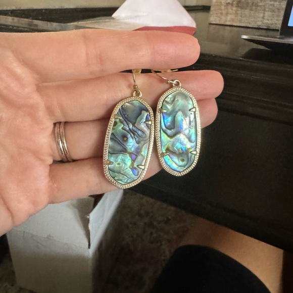 Kendra Scott Gold Elle earrings in Abalone Shell - Picture 6 of 6